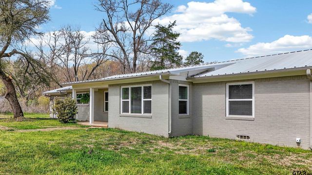 805 E Duval, Troup, TX 75789