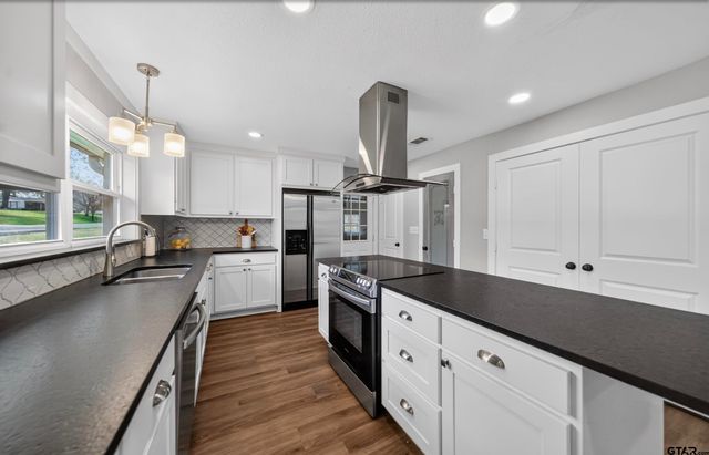 805 E Duval, Troup, TX 75789