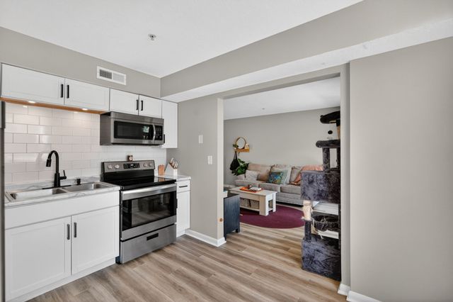 3405 Woodland Avenue 53, West Des Moines, IA 50266