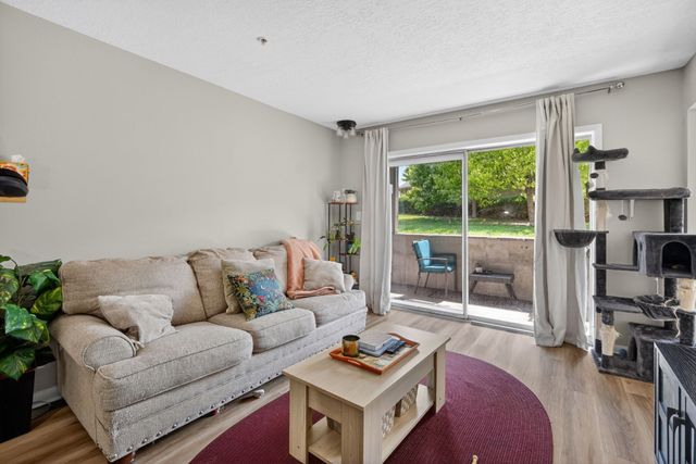 3405 Woodland Avenue 53, West Des Moines, IA 50266