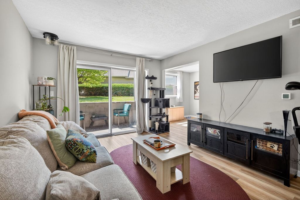 3405 Woodland Avenue 53, West Des Moines, IA 50266