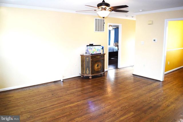 98 KNOX DR, Hedgesville, WV 25427