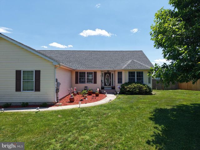 98 KNOX DR, Hedgesville, WV 25427