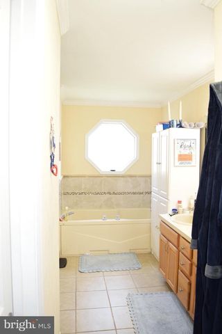 98 KNOX DR, Hedgesville, WV 25427