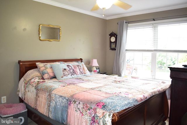 98 KNOX DR, Hedgesville, WV 25427
