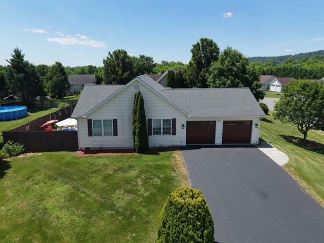 98 KNOX DR, Hedgesville, WV 25427