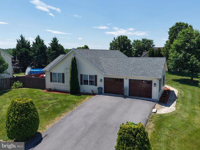 98 KNOX DR, Hedgesville, WV 25427