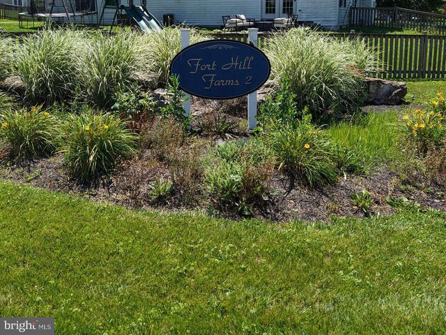 98 KNOX DR, Hedgesville, WV 25427