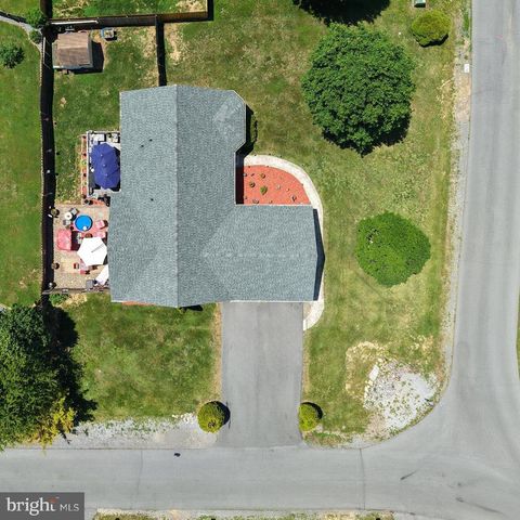 98 KNOX DR, Hedgesville, WV 25427