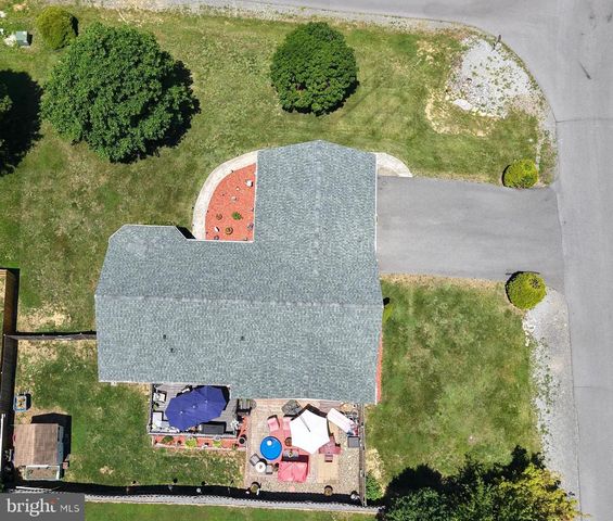 98 KNOX DR, Hedgesville, WV 25427