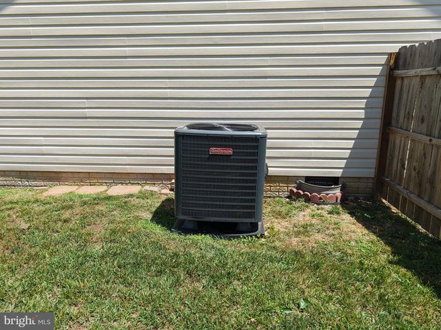 98 KNOX DR, Hedgesville, WV 25427