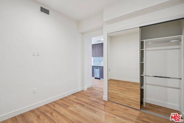 10431 Santa Monica Boulevard 302, Los Angeles, CA 90025