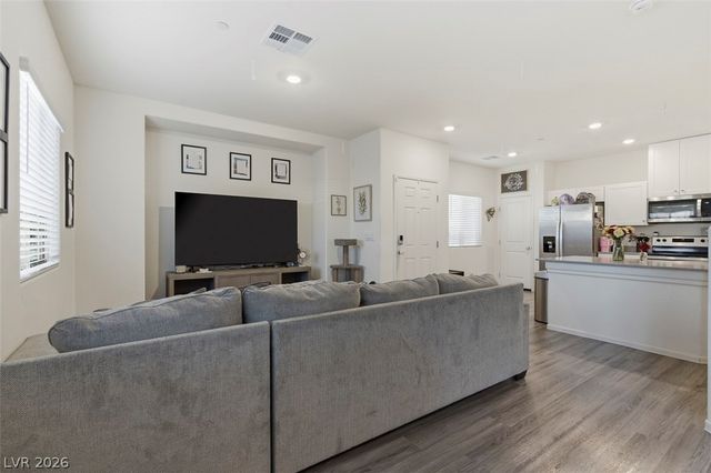 4760 Equinox Sky Avenue 2, North Las Vegas, NV 89084