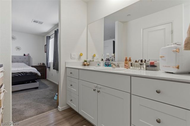 4760 Equinox Sky Avenue 2, North Las Vegas, NV 89084