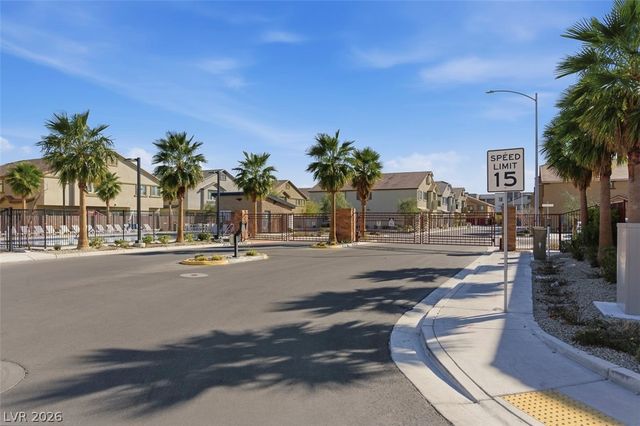 4760 Equinox Sky Avenue 2, North Las Vegas, NV 89084