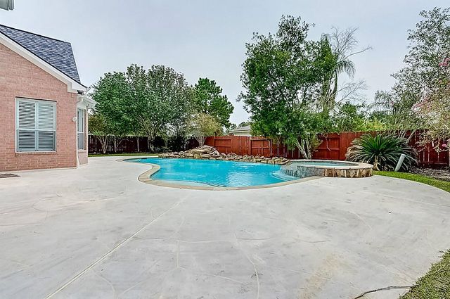 5715 Sapphire Vista Lane, Houston, TX 77041