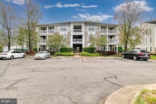 8107 LACY DR #102, Manassas, VA 20109