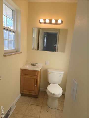 228 Willowrun Drive, Moro, IL 62067