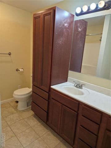 228 Willowrun Drive, Moro, IL 62067