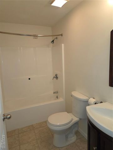 228 Willowrun Drive, Moro, IL 62067