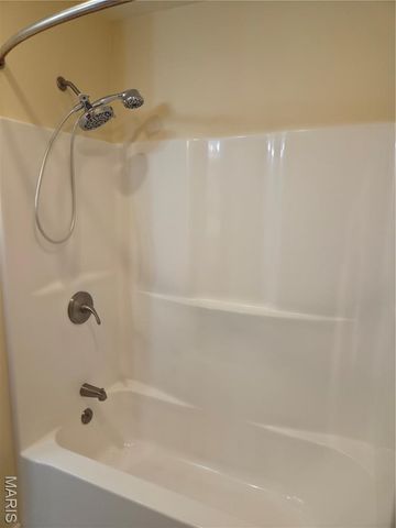 228 Willowrun Drive, Moro, IL 62067