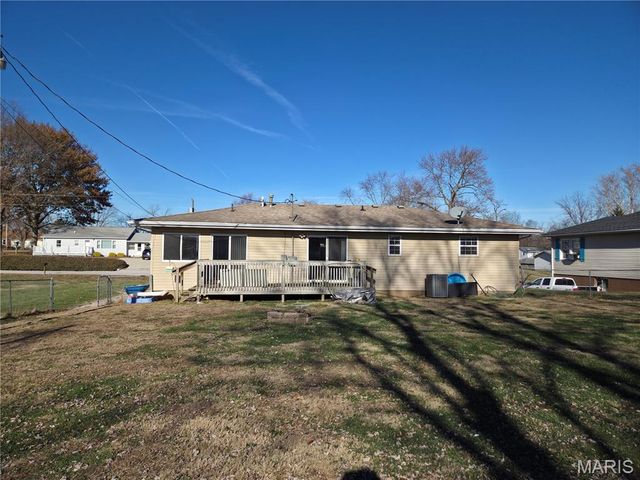 228 Willowrun Drive, Moro, IL 62067