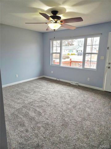 228 Willowrun Drive, Moro, IL 62067