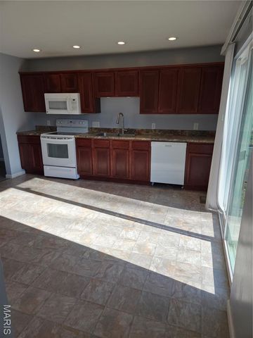 228 Willowrun Drive, Moro, IL 62067