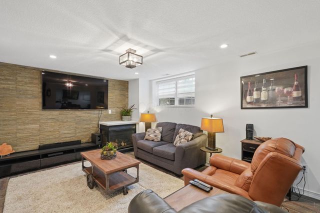 3727 Rubythroat Drive, 19, Columbus, OH 43230