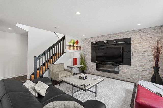 3727 Rubythroat Drive, 19, Columbus, OH 43230