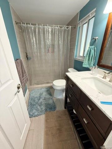 4177 Conne Mara Lane, Waterford Charter Township, MI 48329