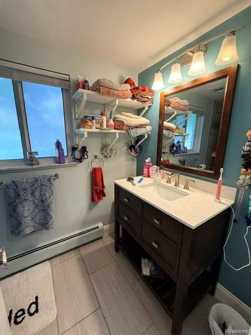 4177 Conne Mara Lane, Waterford Charter Township, MI 48329