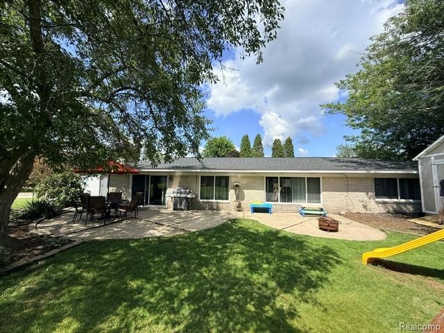4177 Conne Mara Lane, Waterford Charter Township, MI 48329