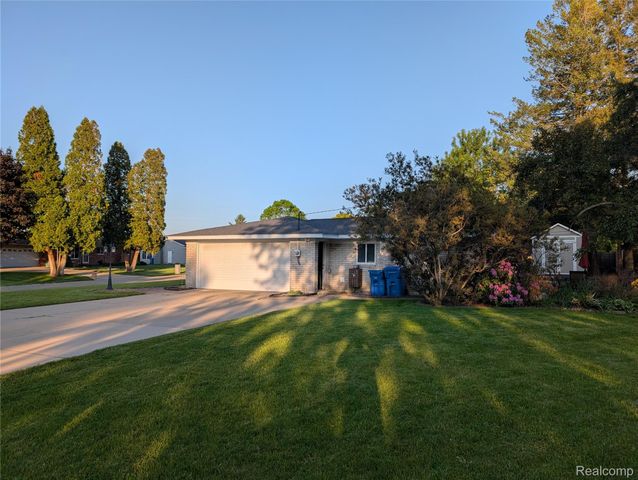 4177 Conne Mara Lane, Waterford Charter Township, MI 48329