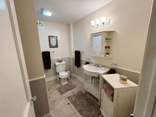 7100 Wing Lake Road, Bloomfield Twp, MI 48301