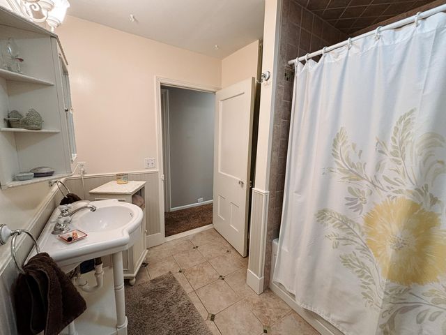 7100 Wing Lake Road, Bloomfield Twp, MI 48301