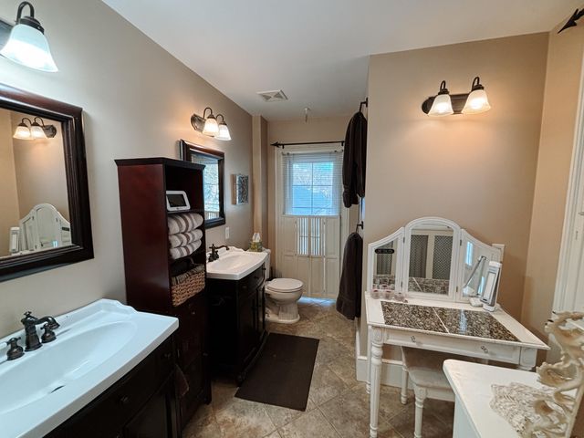 7100 Wing Lake Road, Bloomfield Twp, MI 48301