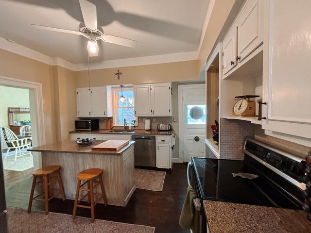 7100 Wing Lake Road, Bloomfield Twp, MI 48301