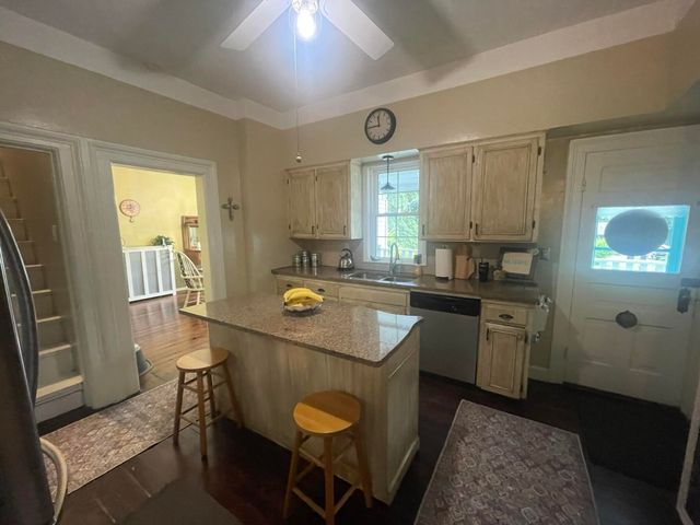 7100 Wing Lake Road, Bloomfield Twp, MI 48301