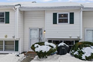 883 Mammoth Road # 503, Manchester, NH 03104