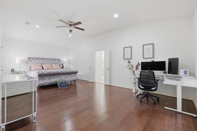 1022 Trapper Hill Drive, Houston, TX 77077