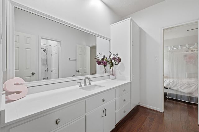 1022 Trapper Hill Drive, Houston, TX 77077