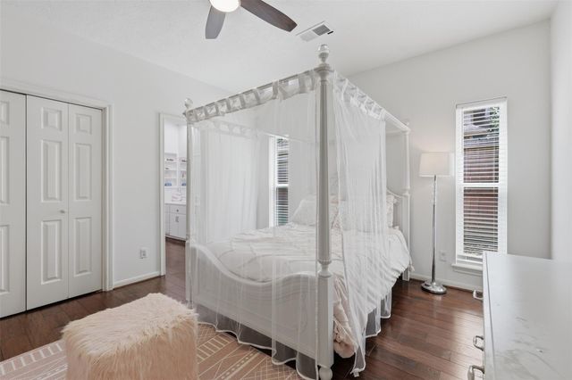 1022 Trapper Hill Drive, Houston, TX 77077