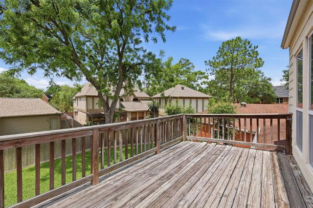 1022 Trapper Hill Drive, Houston, TX 77077