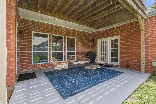 1022 Trapper Hill Drive, Houston, TX 77077