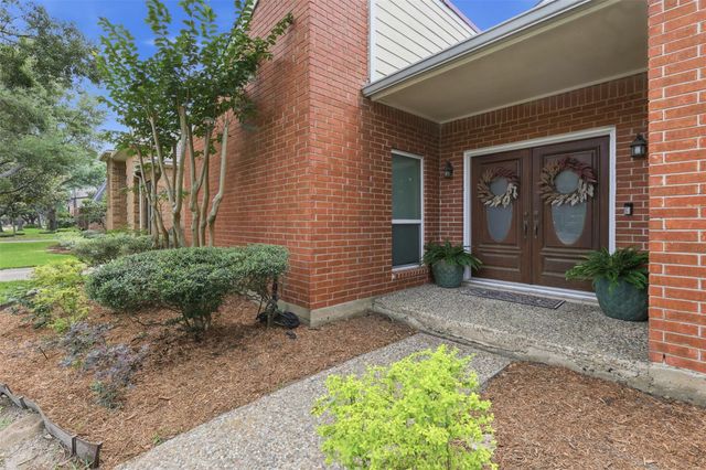 1022 Trapper Hill Drive, Houston, TX 77077