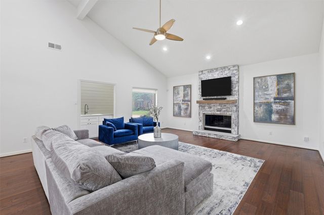 1022 Trapper Hill Drive, Houston, TX 77077