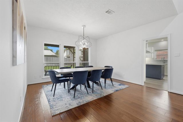 1022 Trapper Hill Drive, Houston, TX 77077