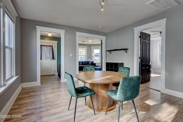 1404 S Sergeant Avenue, Joplin, MO 64804