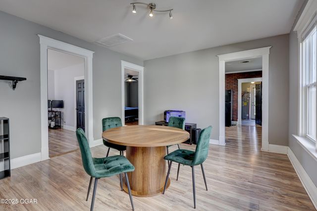 1404 S Sergeant Avenue, Joplin, MO 64804